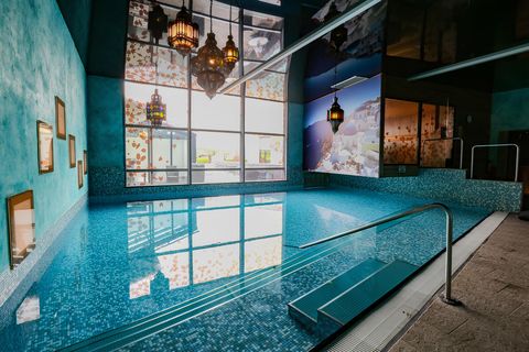 Ontspannen wellnessarrangement SpaWeesp en een hotelovernachting met ontbijt nabij hartje Amsterdam