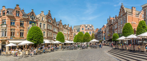 Dwaal door prachtig Leuven met de handige stadstour app en verblijf in een stijlvol 4*-hotel in het centrum