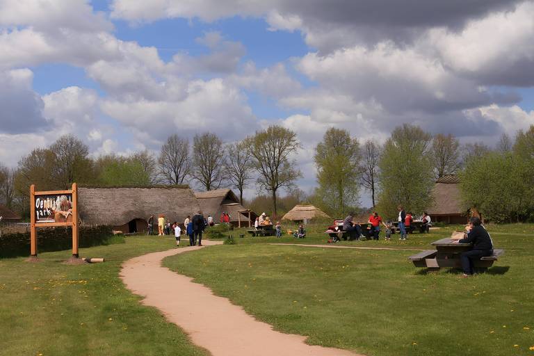 Hunebed-Oertijdpark.jpg
