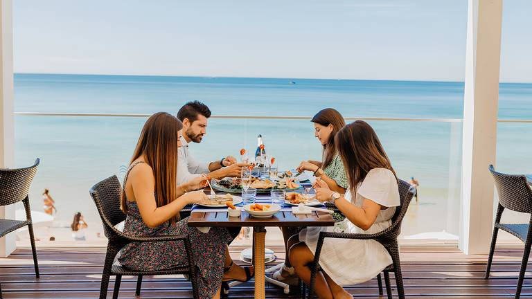 Algarve-HR-strand-restaurant.jpg