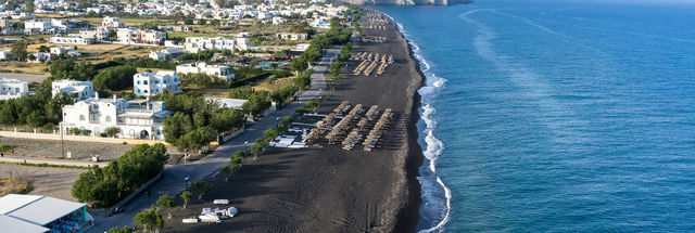 Het Griekse eiland Santorini met luxe 4*-hotel aan het unieke zwarte zandstrand