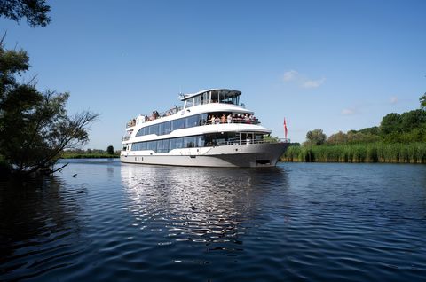 Geniet van een rondvaart door De Biesbosch en een comfortabele overnachting in een 4*-hotel met ontbijt