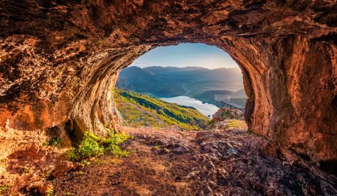 Ontdek stad & natuur in Albanië met dagtrip naar Bovilla Lake!