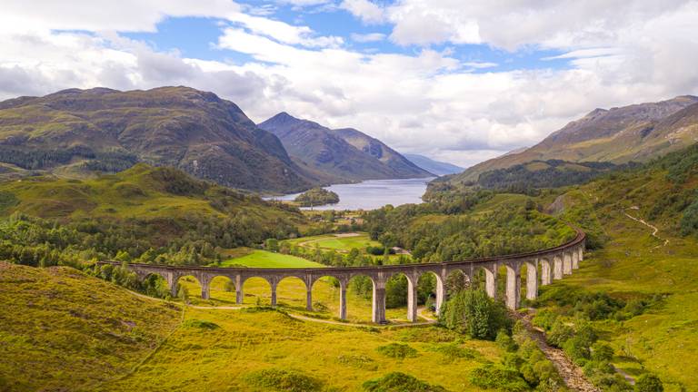 Edinburgh_Glenfinnan_Viaduct2.jpg