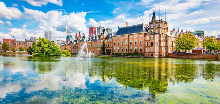 Den-Haag_Binnenhof1503319886.jpg