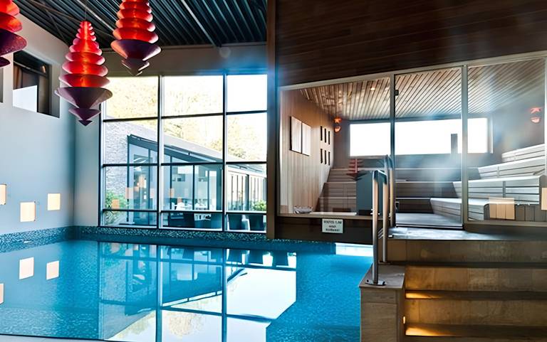 HR_spa-wellness-weesp-sauna-en-zwembad.jpg