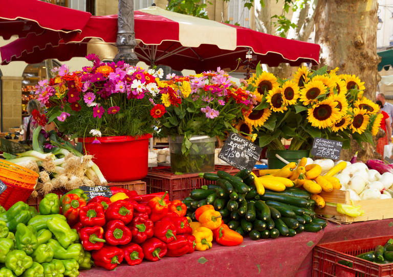 Provencemarkt_386718859.jpg