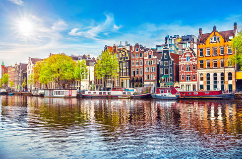 Ontdek het gezellige Amsterdam met de stadstour app en verblijf in 4* NH Hotel incl. wellness