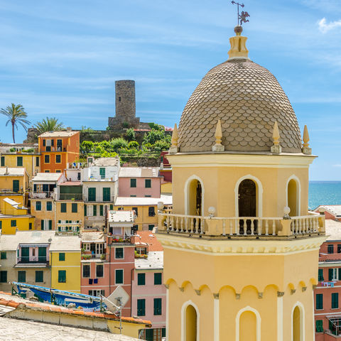 Verken het kleurrijk Cinque Terre vanuit Levanto