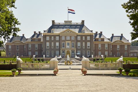 Ontdek de koninklijke schoonheid van Paleis Het Loo en overnacht in Apeldoorn