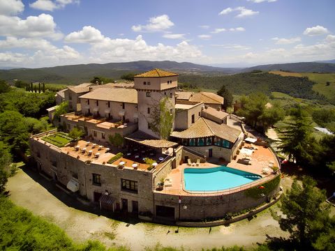 Prachtig middeleeuws 4*-hotel in het groene landschap van Umbrië