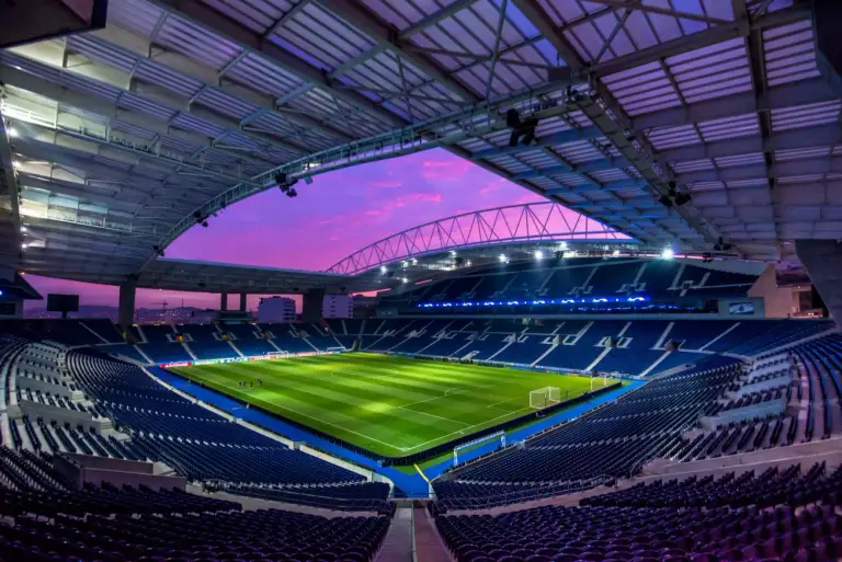 fc-porto-stadium-evening.webp