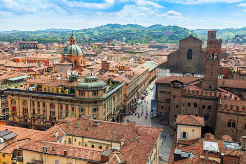 Ontdek de Italiaanse charme van Bologna met verblijf in een stijlvol 4*-hotel + een stadswandeling met gids