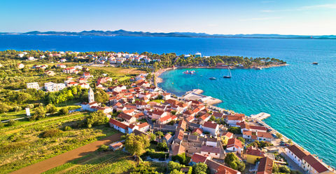 Luxe droomvakantie aan zee in Kroatië, in het schilderachtige Petrcane o.b.v. halfpension!