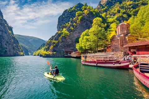 Van stad naar natuur in de hoofdstad van Noord-Macedonië met een bezoek aan de Vodno berg en Matka Canyon!