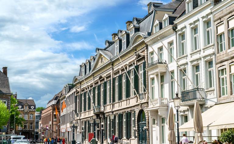 Maastricht_Theater_aan_het_Vrijthof.jpg
