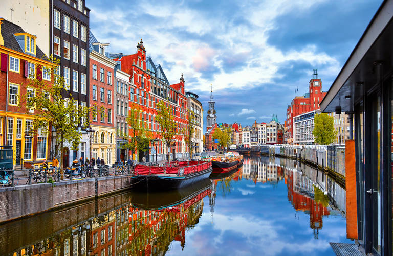 Amsterdam-Shutterstock3.jpeg