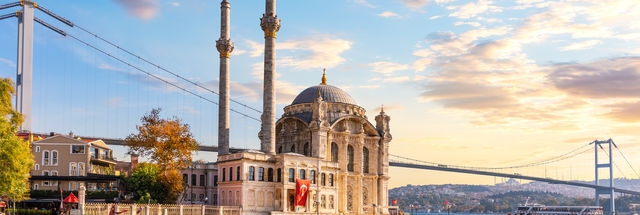 Imposante Bauwerke & Street Food Deluxe in Istanbul